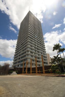 Beautifully Remodeled Studio with Sweeping Views – photo 1