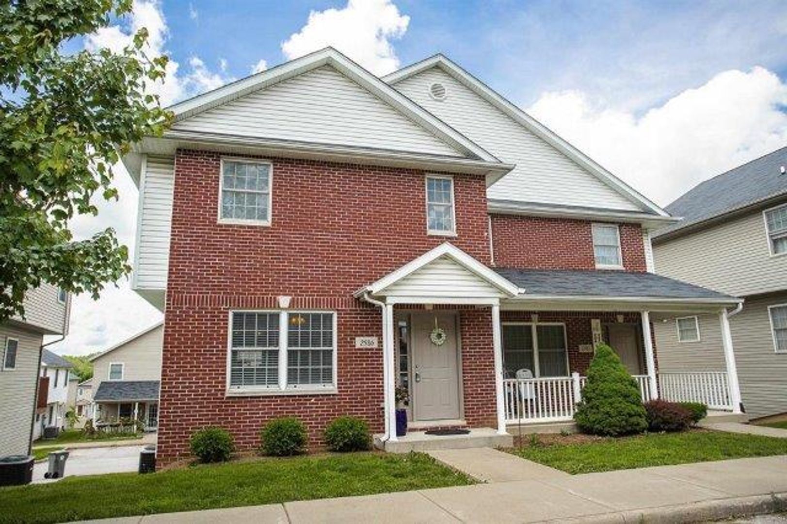 Bloomington House: 2586 S Addisyn Ln