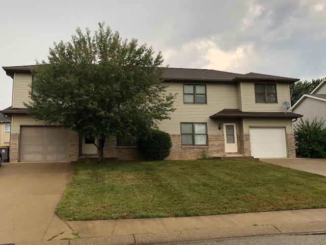 Bloomington Apartment: 163-165 E Willow Court