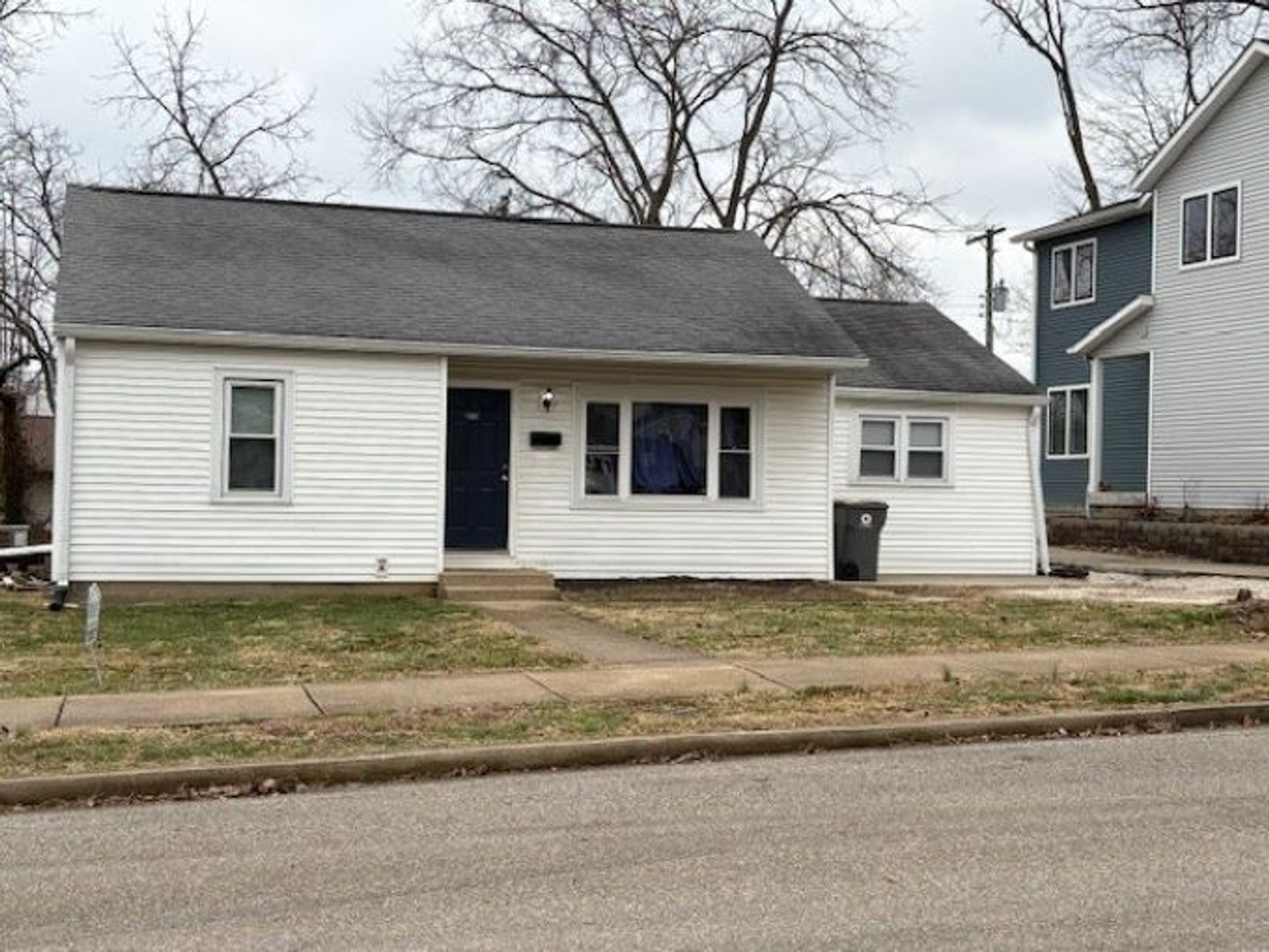 Bloomington House: 1302 N Woodburn Ave