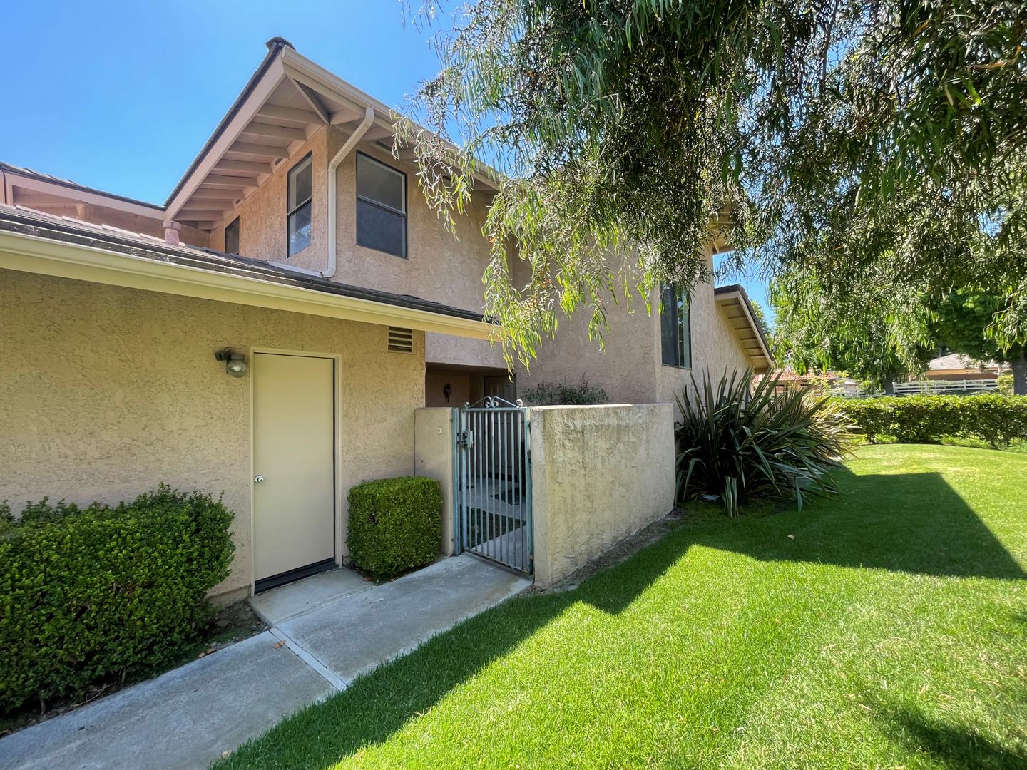 Ventura House: 6677 Sargent Lane