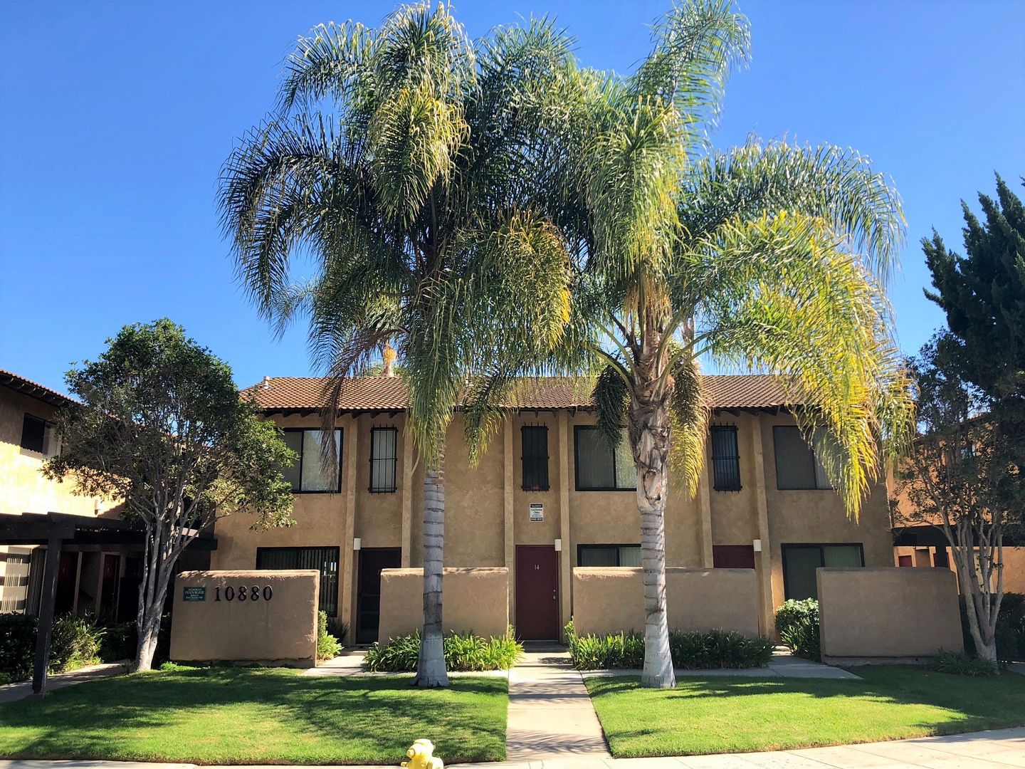 Ventura Apartment: 10855 & 10880 Del Norte