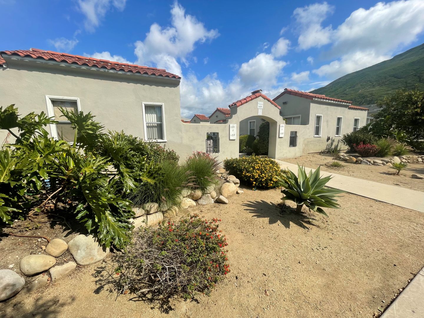 Ventura Apartment: 121-137 El Medio