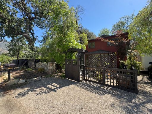Charming 2 Bedroom Ojai Home with All Utilities Included