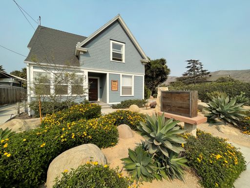 Remodeled Craftsman Style Apartment – photo 1