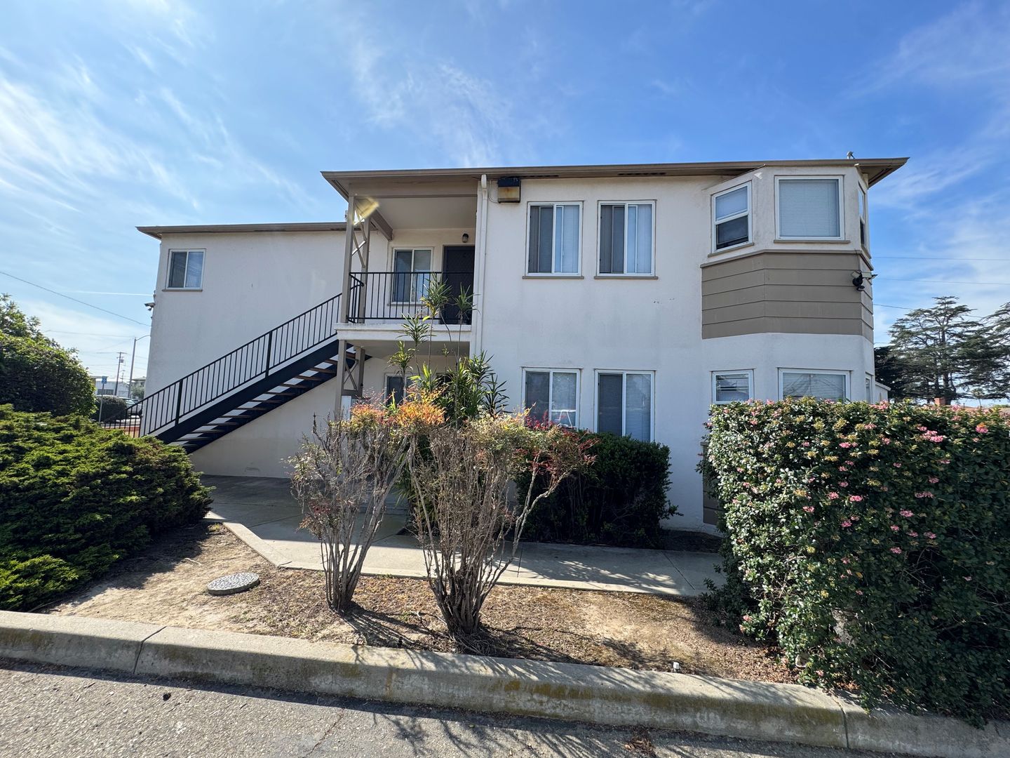 Oxnard Apartment: 525 N. A Street