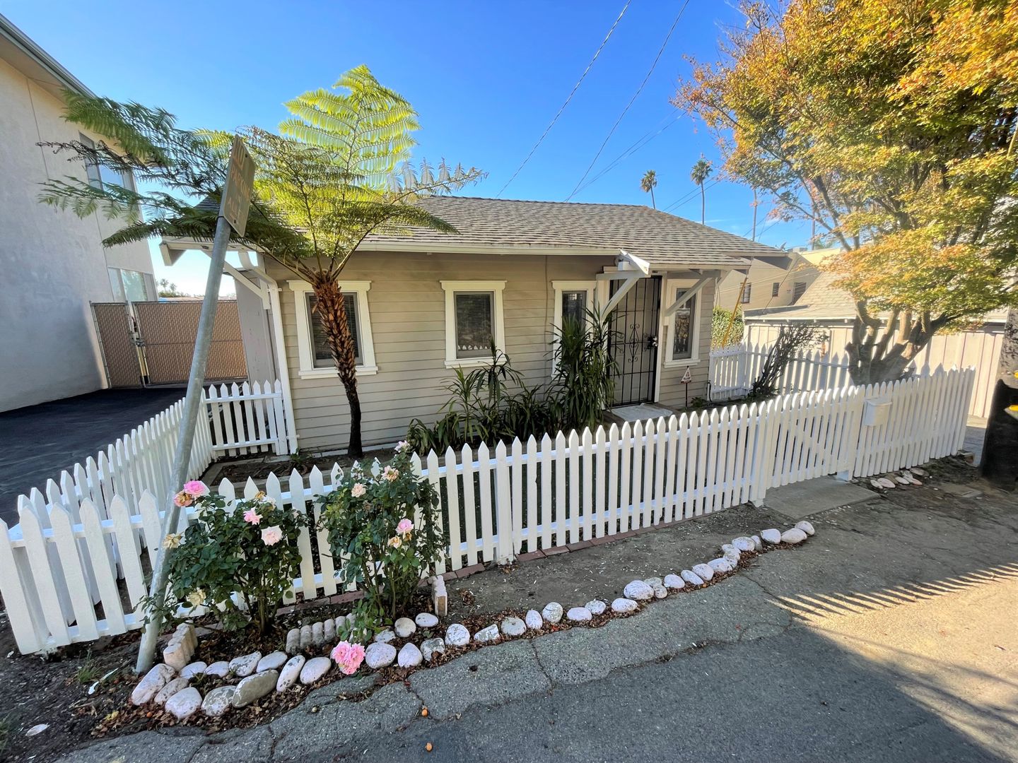 Ventura House: 1232 Hemlock Lane