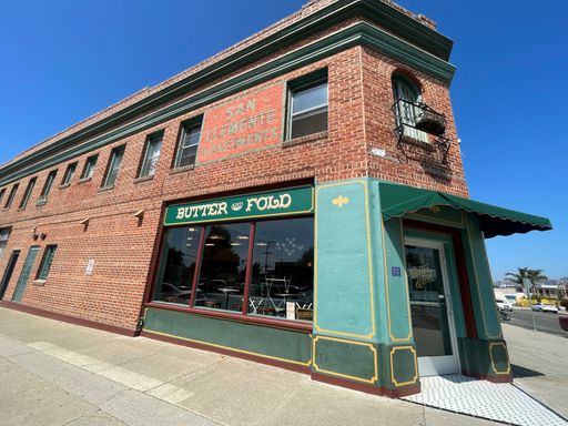 Charming Midtown Studio- Hardwood Flooring & All Utilities Paid!