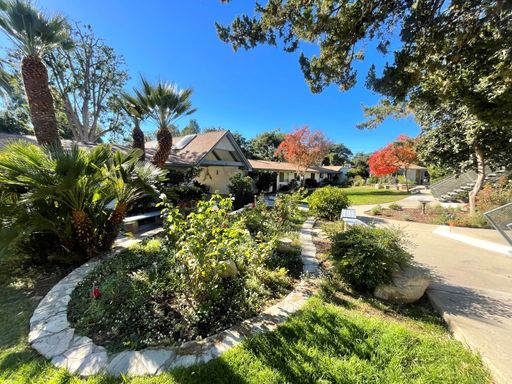 Summer Oak Apartments in Downtown Ojai – photo 1