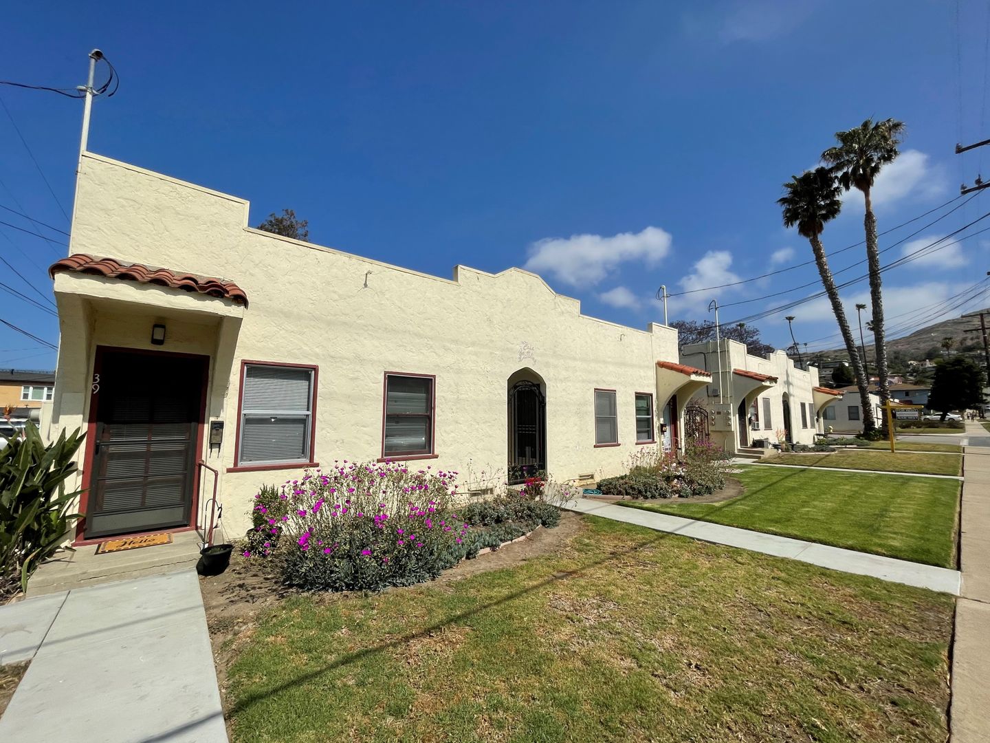 Ventura Apartment: 37-57 N. Catalina/2090 Evans