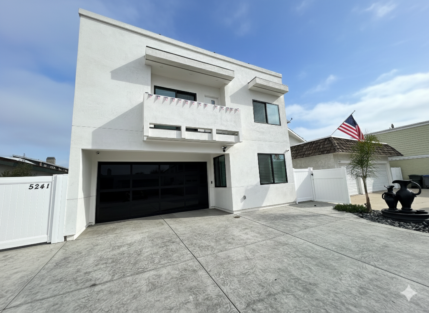Oxnard House: 5241 Seabreeze Way