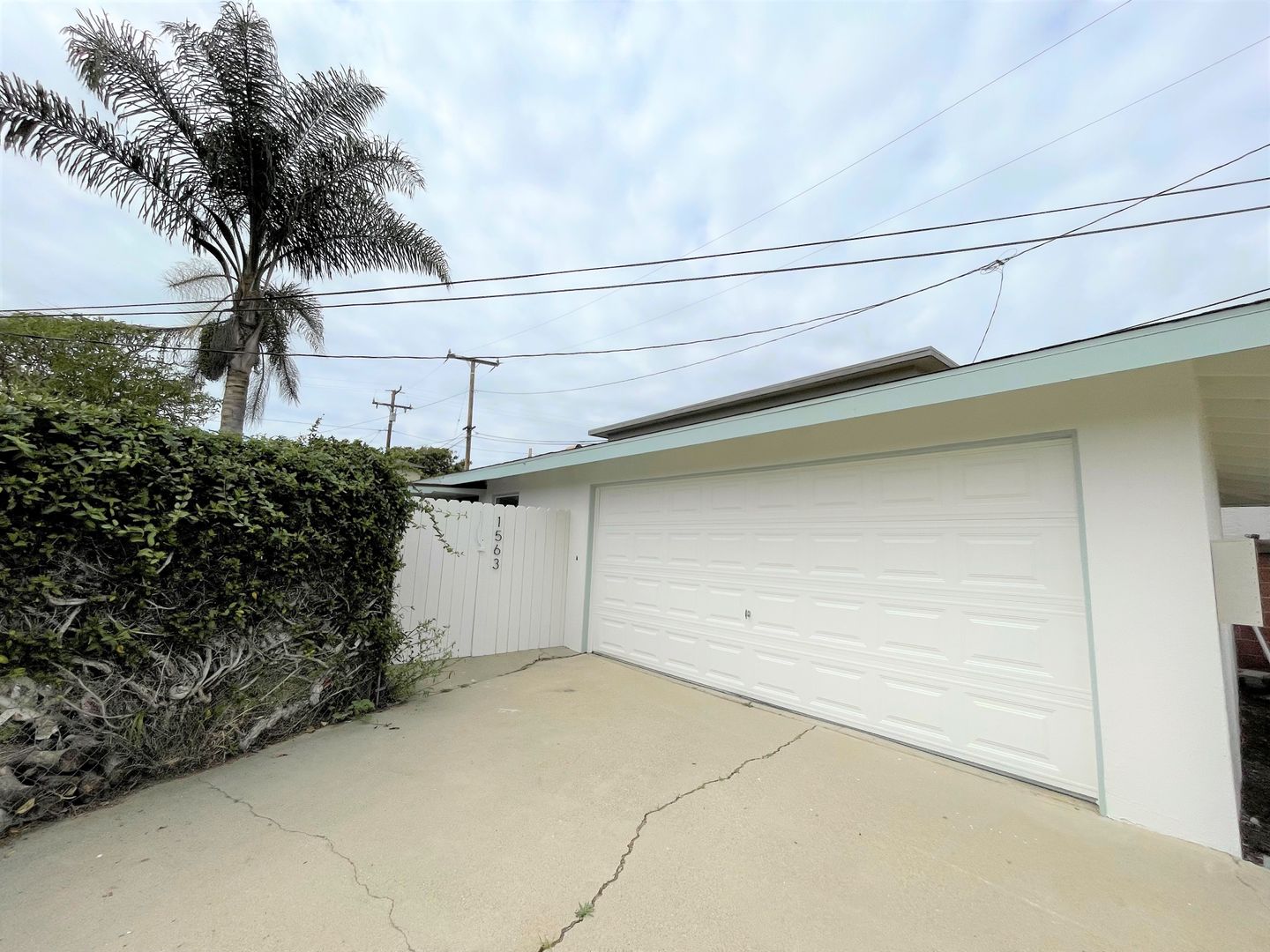 Ventura Apartment: 1563 Santa Barbara Street