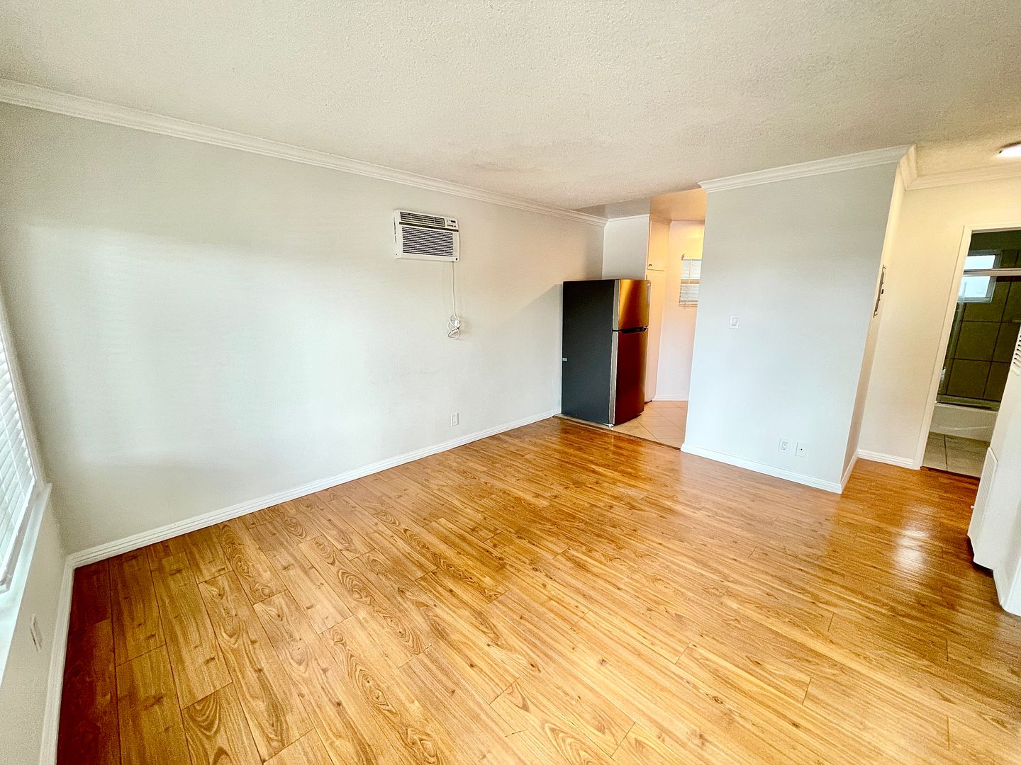 Los Angeles Apartment: 4232 Lindblade Dr