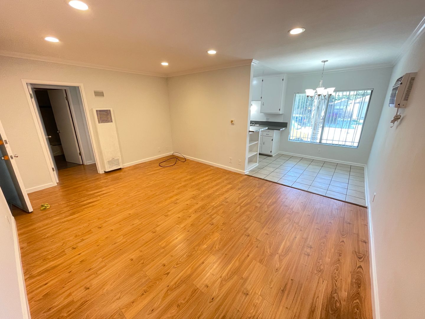 Los Angeles Apartment: 11980 Walnut Ln