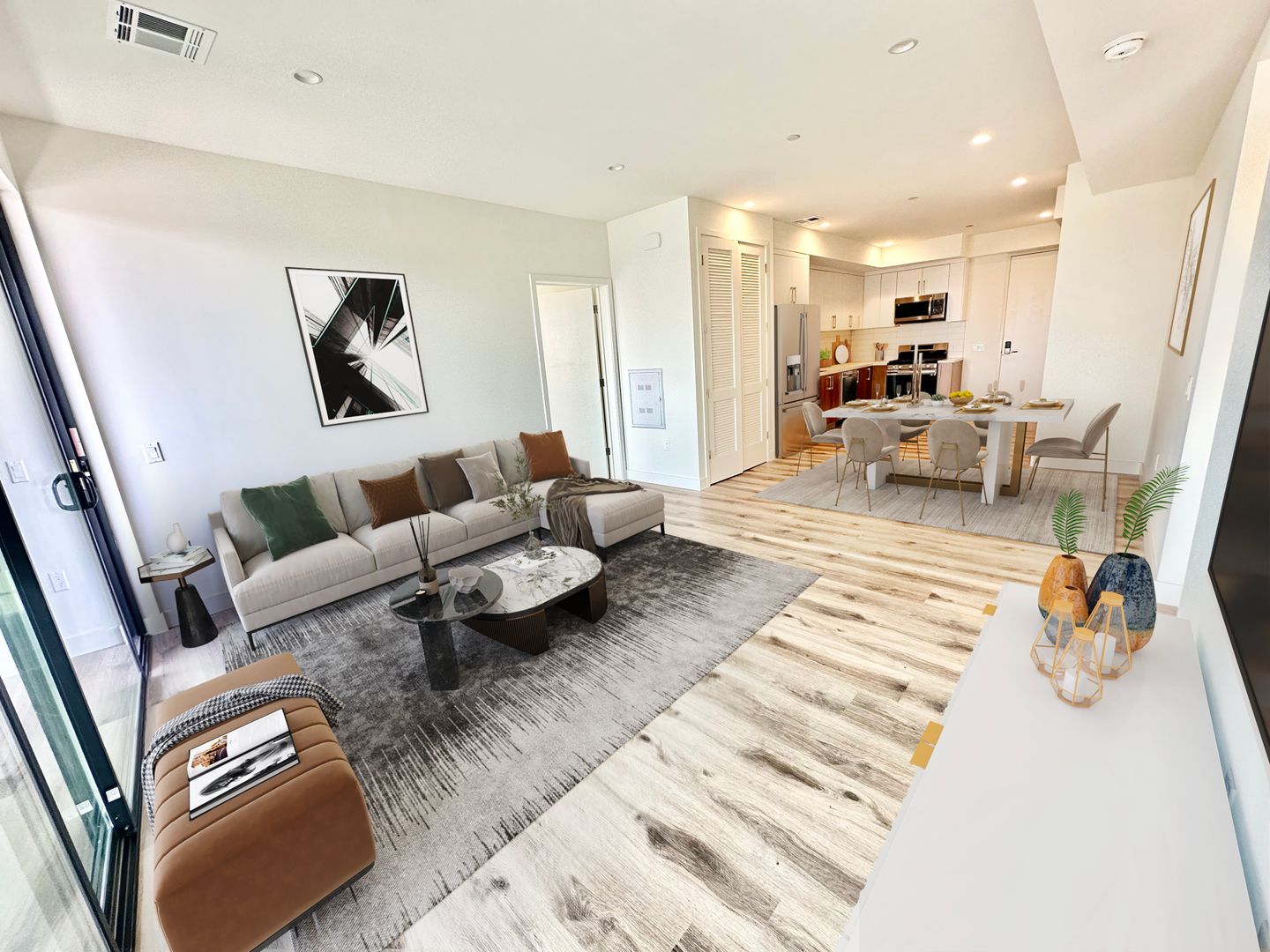 Los Angeles Apartment: 4320 Inglewood