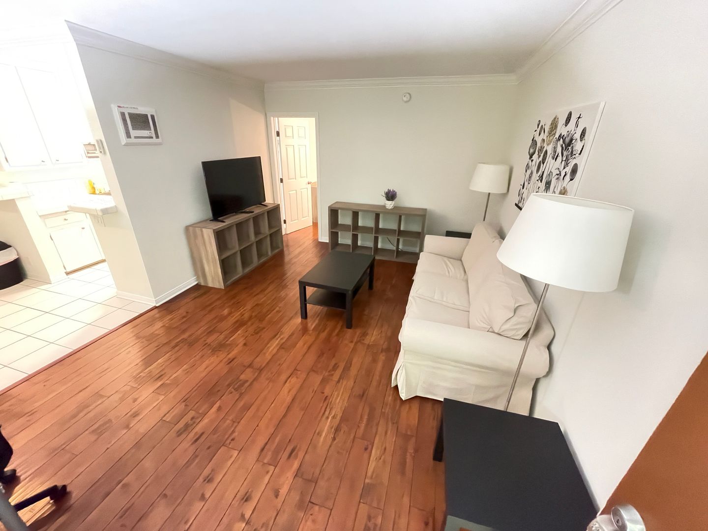 Los Angeles Apartment: 3771 Jasmine Ave.