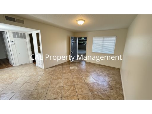 2-Bedroom Apartment in Los Banos | On-Site Laundry