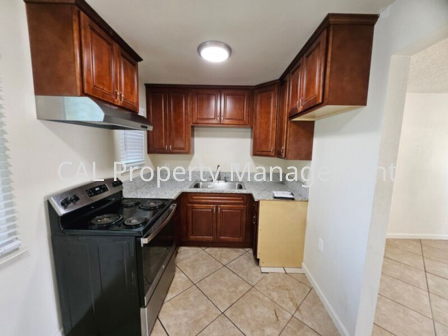 Los Banos Apartment: 918 Illinois Avenue