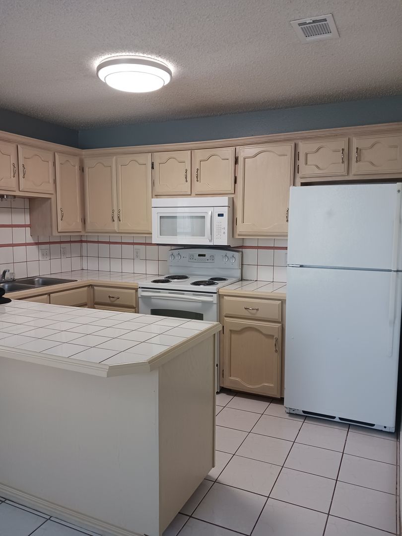 McAllen Apartment: 4210 N. Main St.