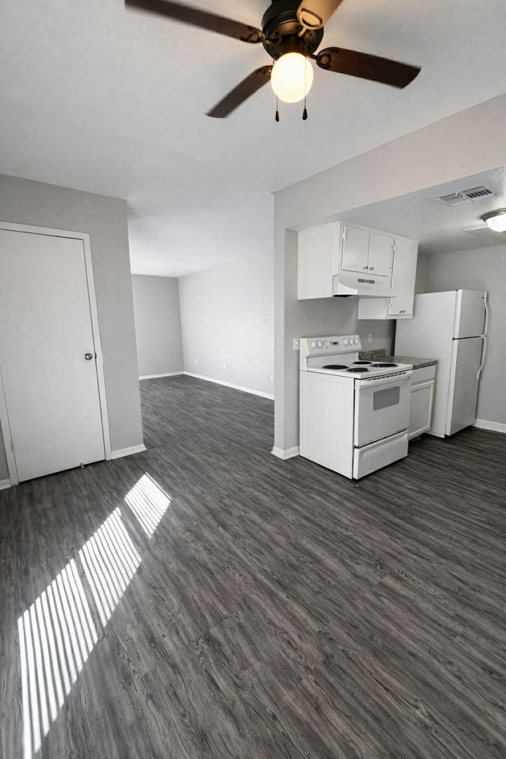 Corpus Christi Apartment: 6730 Everhart Rd