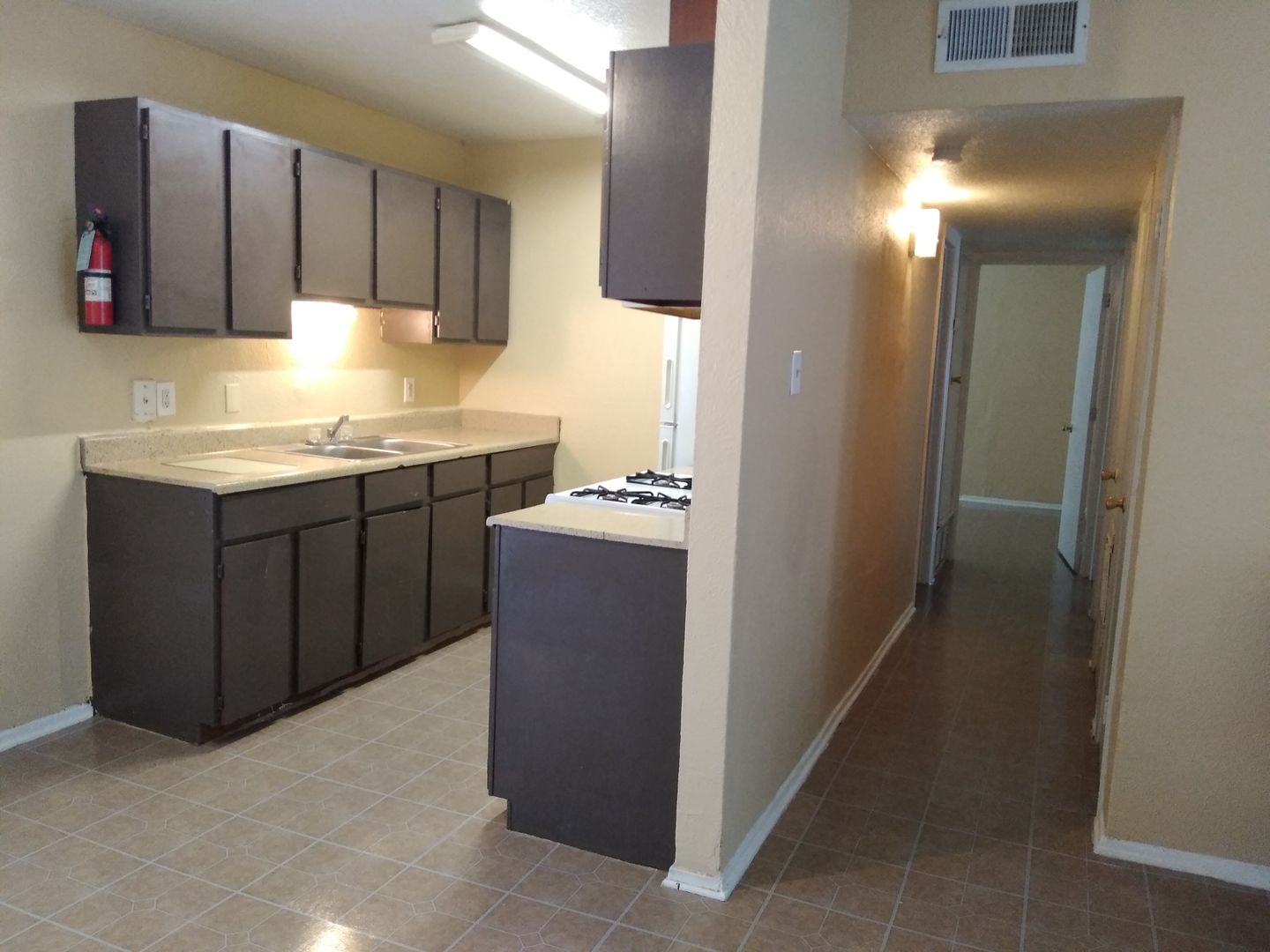 Corpus Christi Apartment: 1458 W. Point Rd.