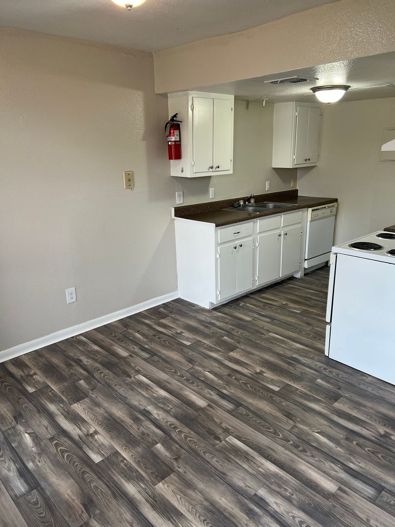 Corpus Christi Apartment: 6730 Everhart Rd