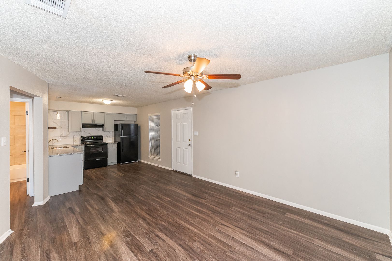 Boerne Apartment: 400 Rosewood Ave.