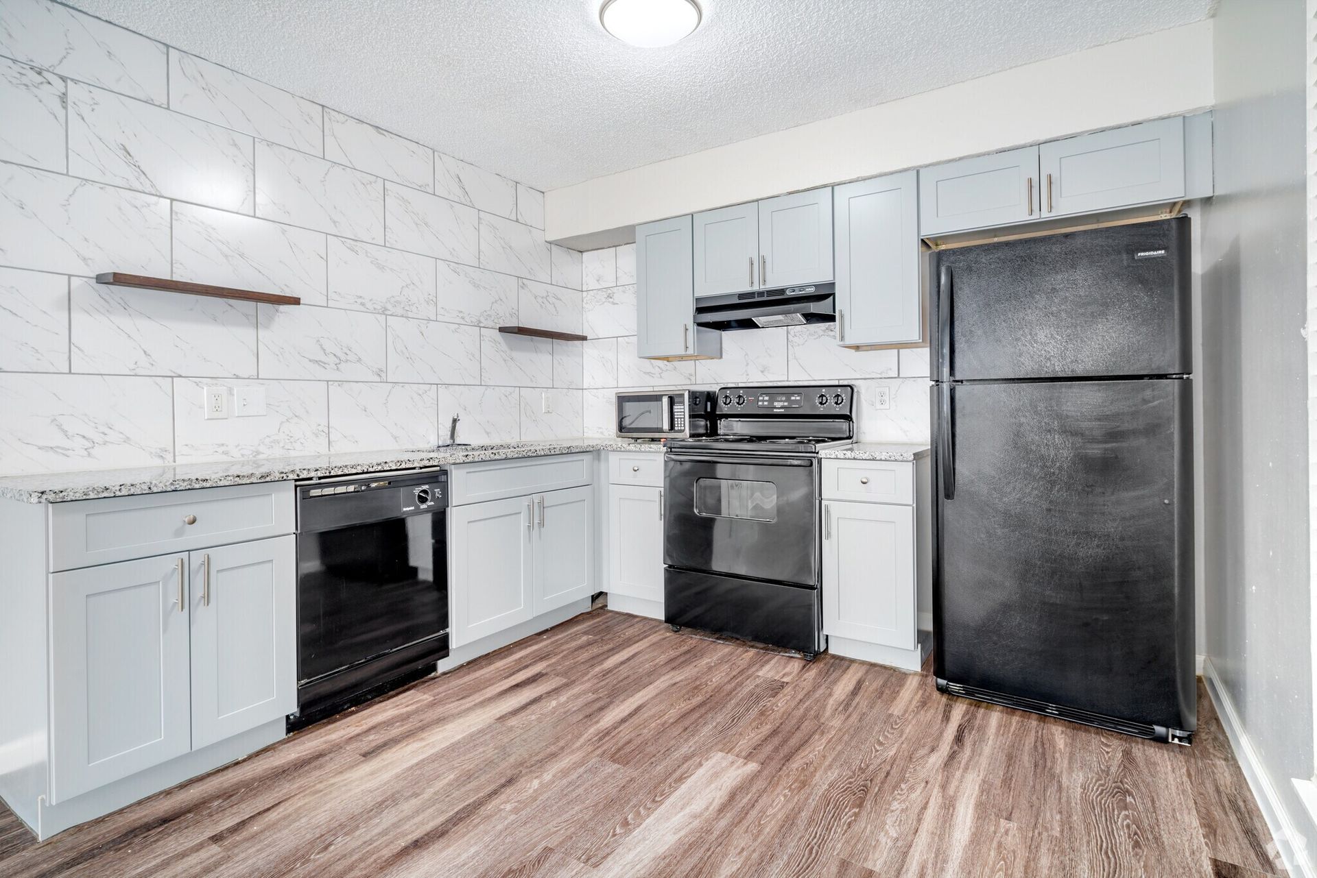 400 Rosewood 2 of 12