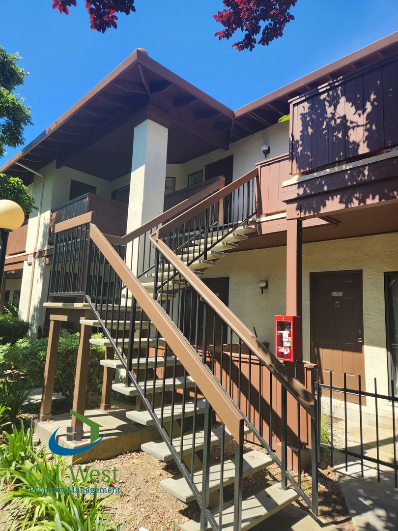 Sunnyvale Apartment: 455 Costa Mesa Terrace #G