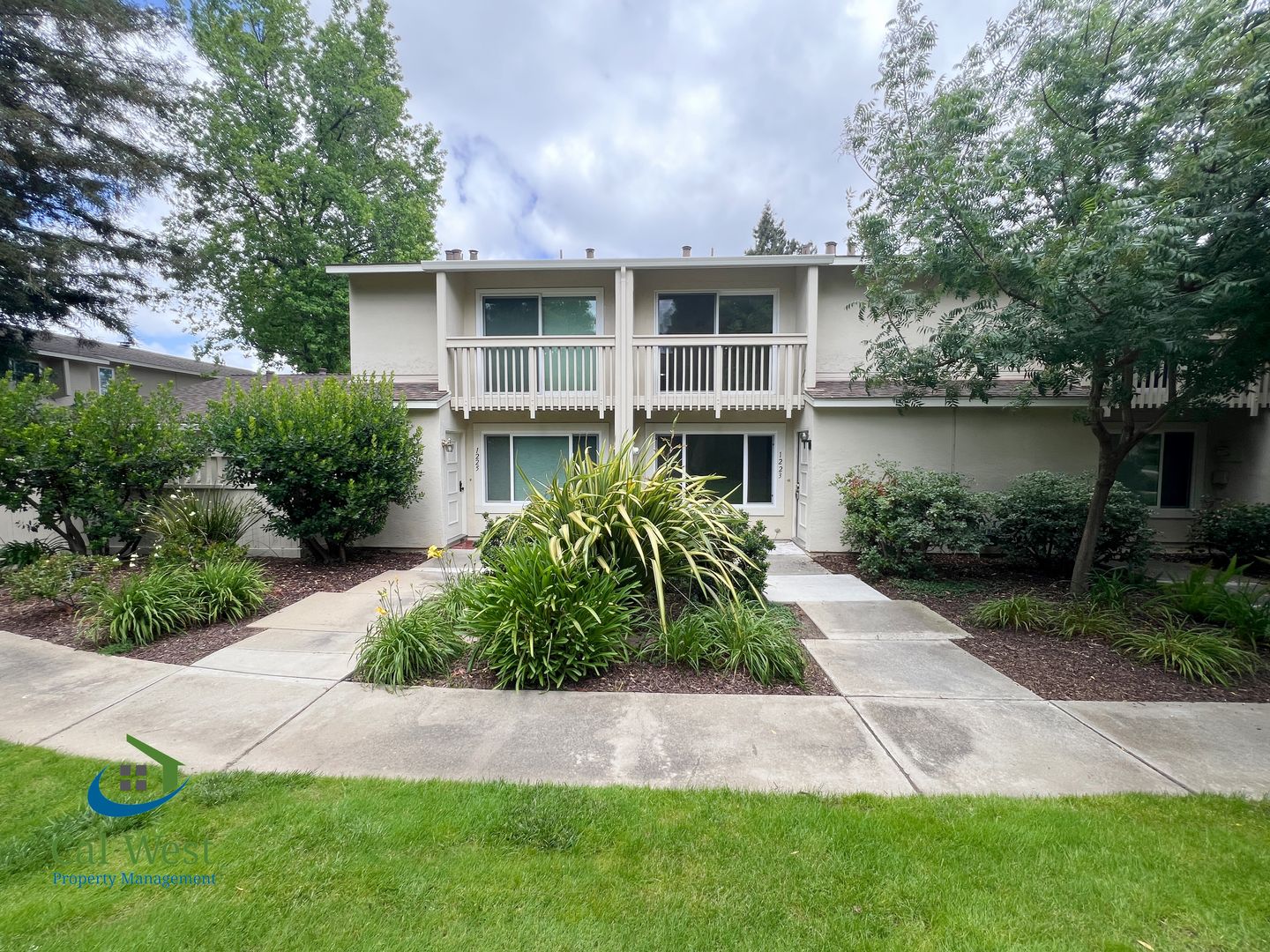 Sunnyvale House: 1223 Crescent Terrace
