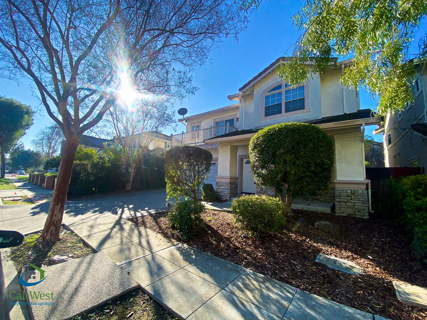 Mountain View House: 855 Jackson St