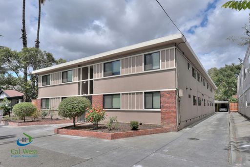 $2795 - Pristine 2 Bed/1 Bath Upstairs Apartment Downtown San Jose near SJSU! – photo 1