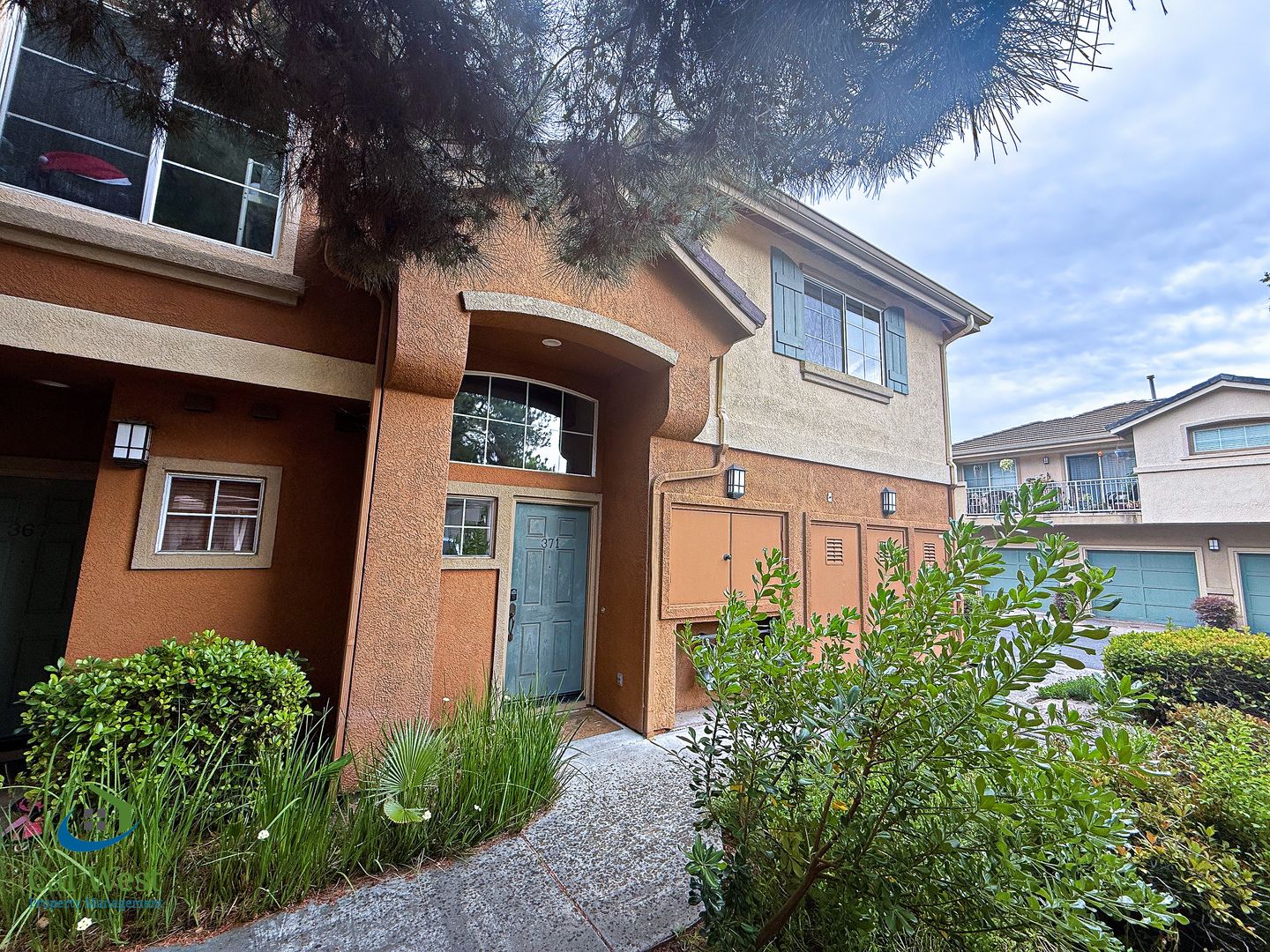 San Jose Townhome: 371 Oleander Drive