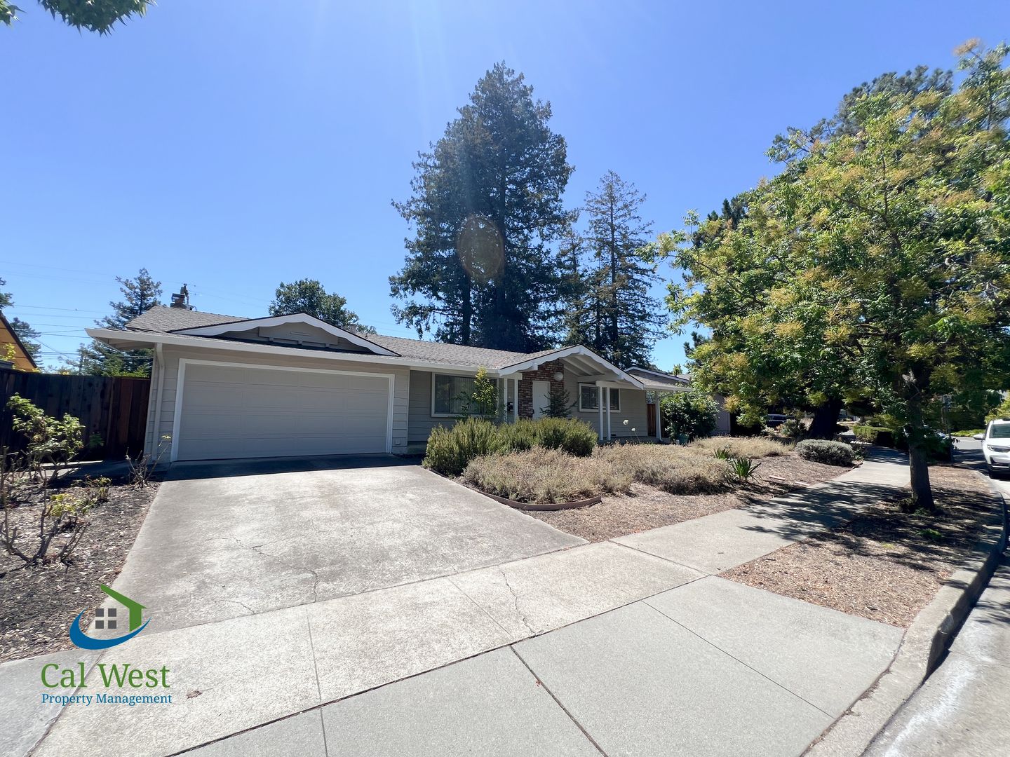 Cupertino House: 10600 East Esates Drive