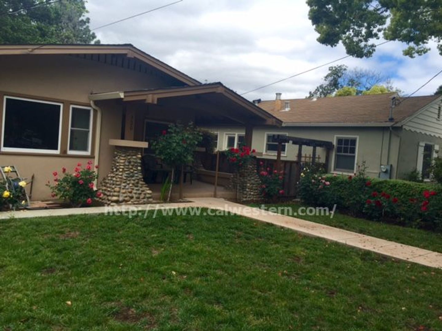 Mountain View House: 320 Bush Street