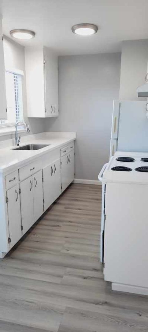 Campbell Apartment: 180 San Tomas Aquino