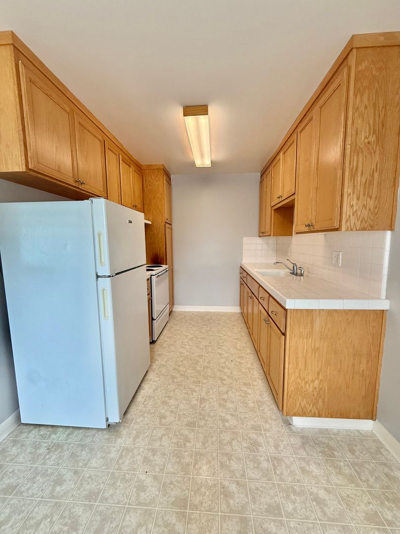 Campbell Apartment: 200 W Hamilton Avenue