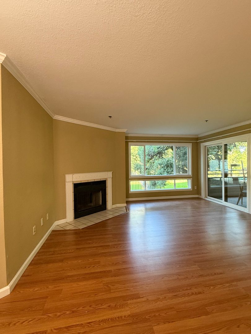 Sunnyvale Condo: 1271 Poplar Avenue, #106