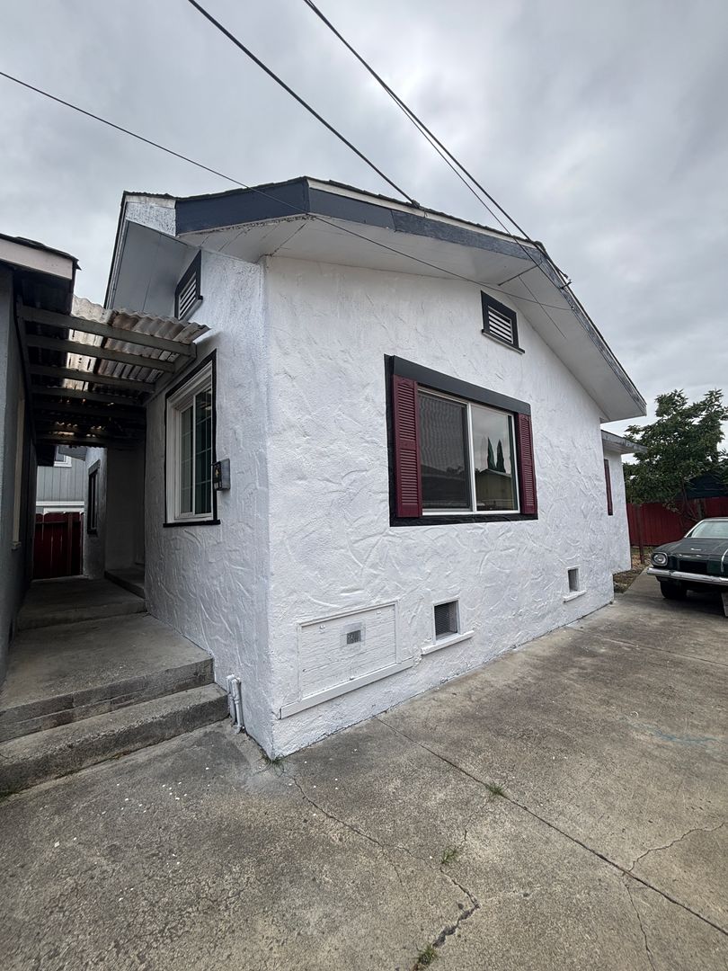 San Jose Apartment: 251 Parmer Avenue