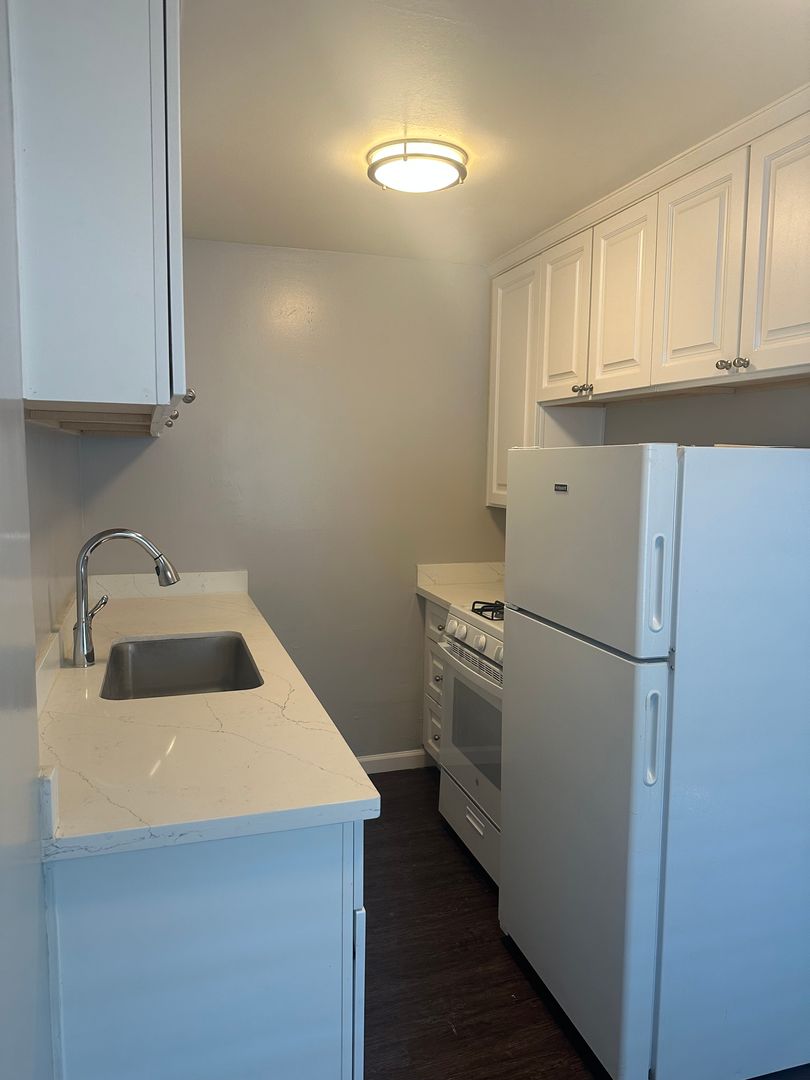 San Jose Apartment: 375&385&395 S 4th Street - 395-04