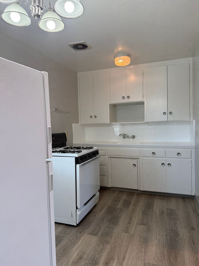 Campbell Apartment: 325&331 Kuehnis Drive