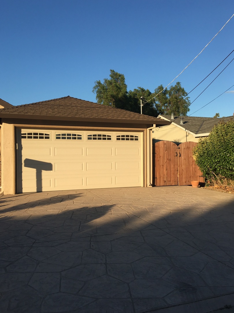 San Jose House: 8 Pleasant Ridge Avenue