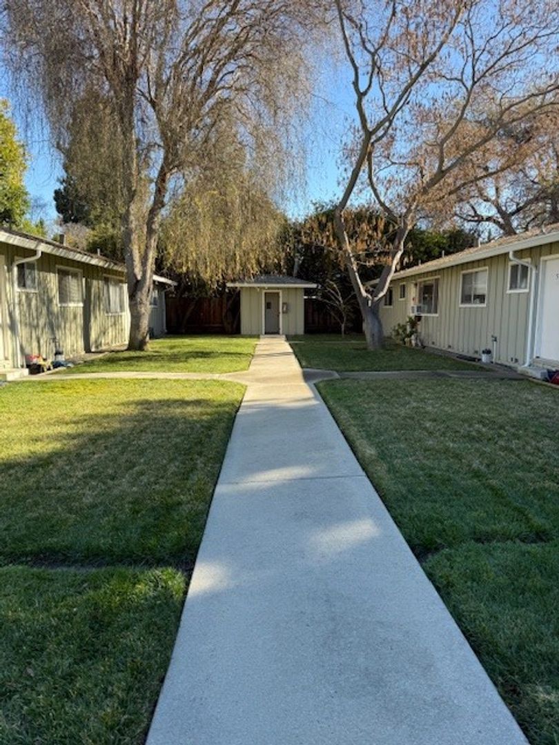Mountain View Apartment: 435 Sierra Vista Avenue