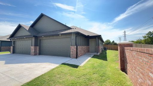 Welcome to Brand New Masonwood featuring this 3 Bedroom 2 Bath 2 Car Garage Duplex in a Great location close to the Broadway Extension and only 8 minutes from downtown OKC – photo 1