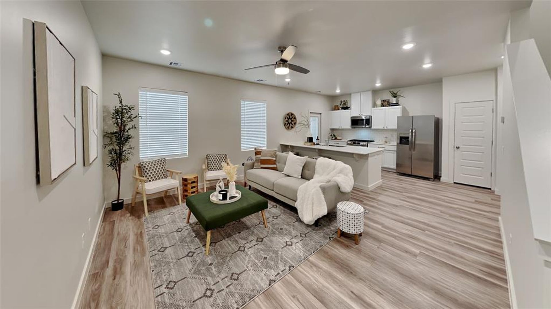 8907NW109 4 of 12