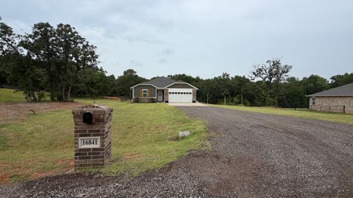 Beautiful 3 Bedroom, 2 Bathroom on a 1.91 Acre Lot in Ridge Creek Addition!