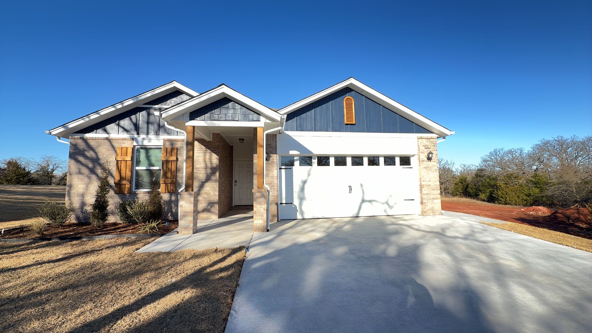 Newalla House: 17311 Lantana Loop