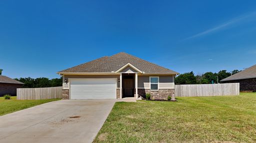 4 bedroom 2 bath home in Guthrie schools