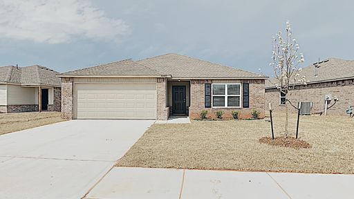 Very Nice 3 Bedroom 2 Bath Home in Mustang Schools – photo 1