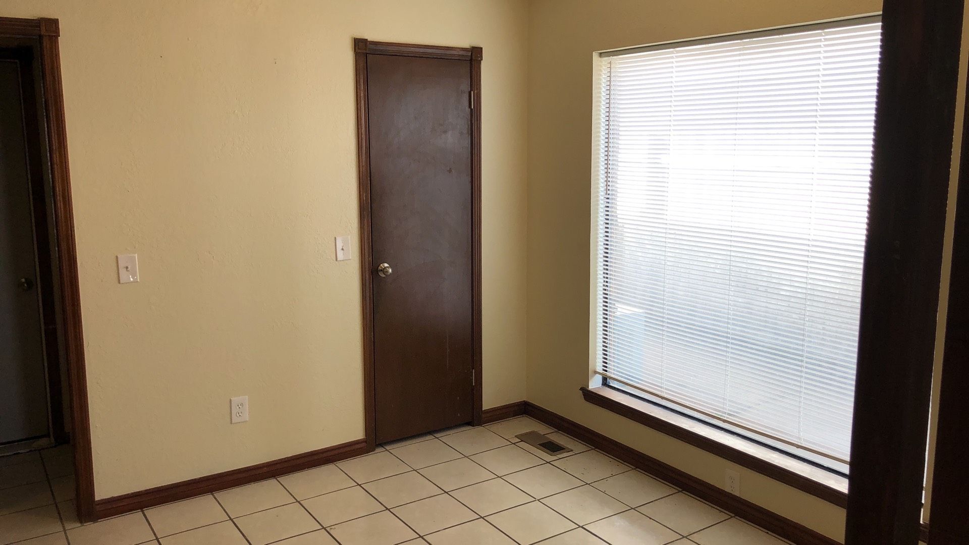 10235 Fairfax Lane, Yukon, OK 73099